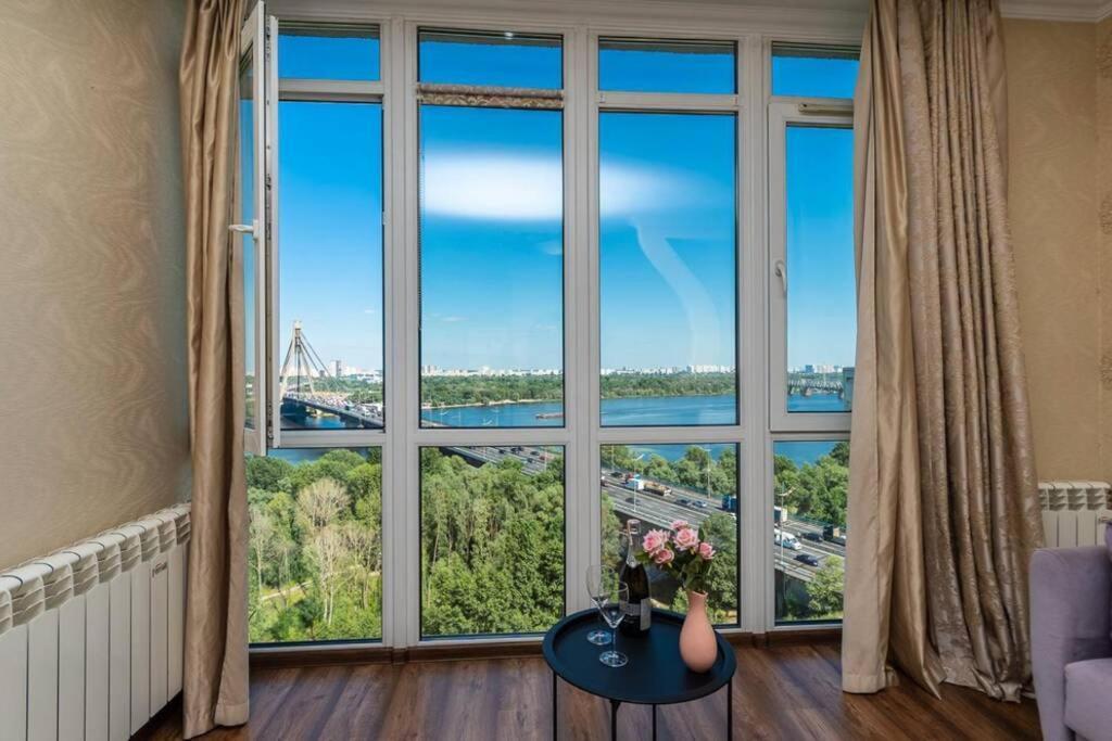 Apartments With Crazy Panoramic View Of The Dniepr Kiev Exterior foto
